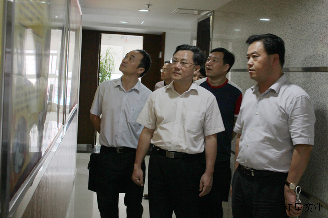 20150722省党代表李金冬走访调研红星商圈商会“两代表一委员”工作室