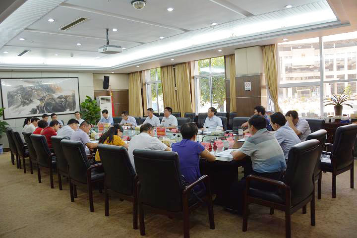 张能峰区长专题调度红星市场迁建项目