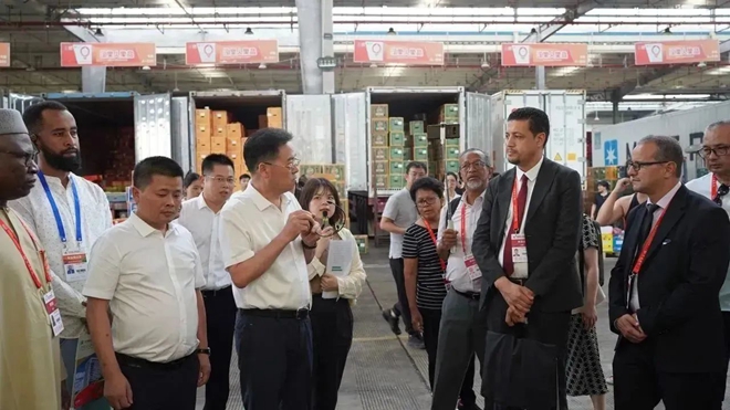 非洲国家城市代表团莅临红星考察交流08.jpg